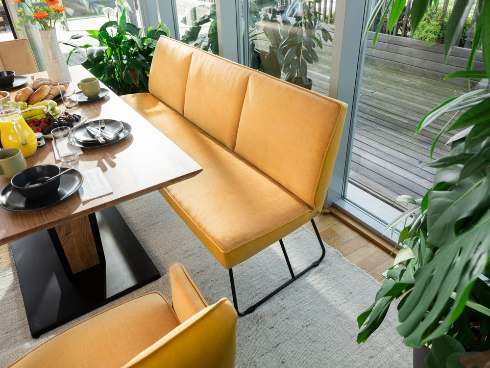 3xl-INA_Essgruppe ohne Models_Titan48Gavin5_Bank