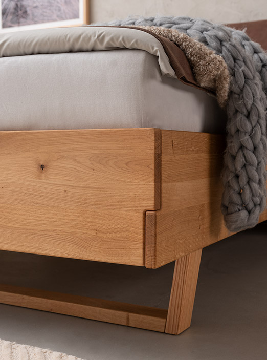 Holzbett von ADA . Mindful Living – Achtsam produziert für Ihr Zuhause