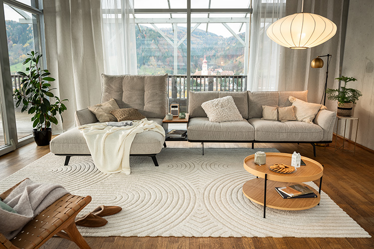 Leichtes Sofa: CALTHA