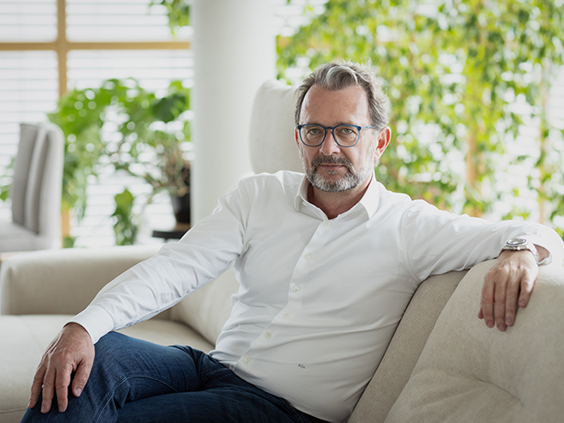 N_Szlavik_portrait_märz_2_800x600px Nikolaus Szlavik als neuer CEO der ADA Möbelwerke