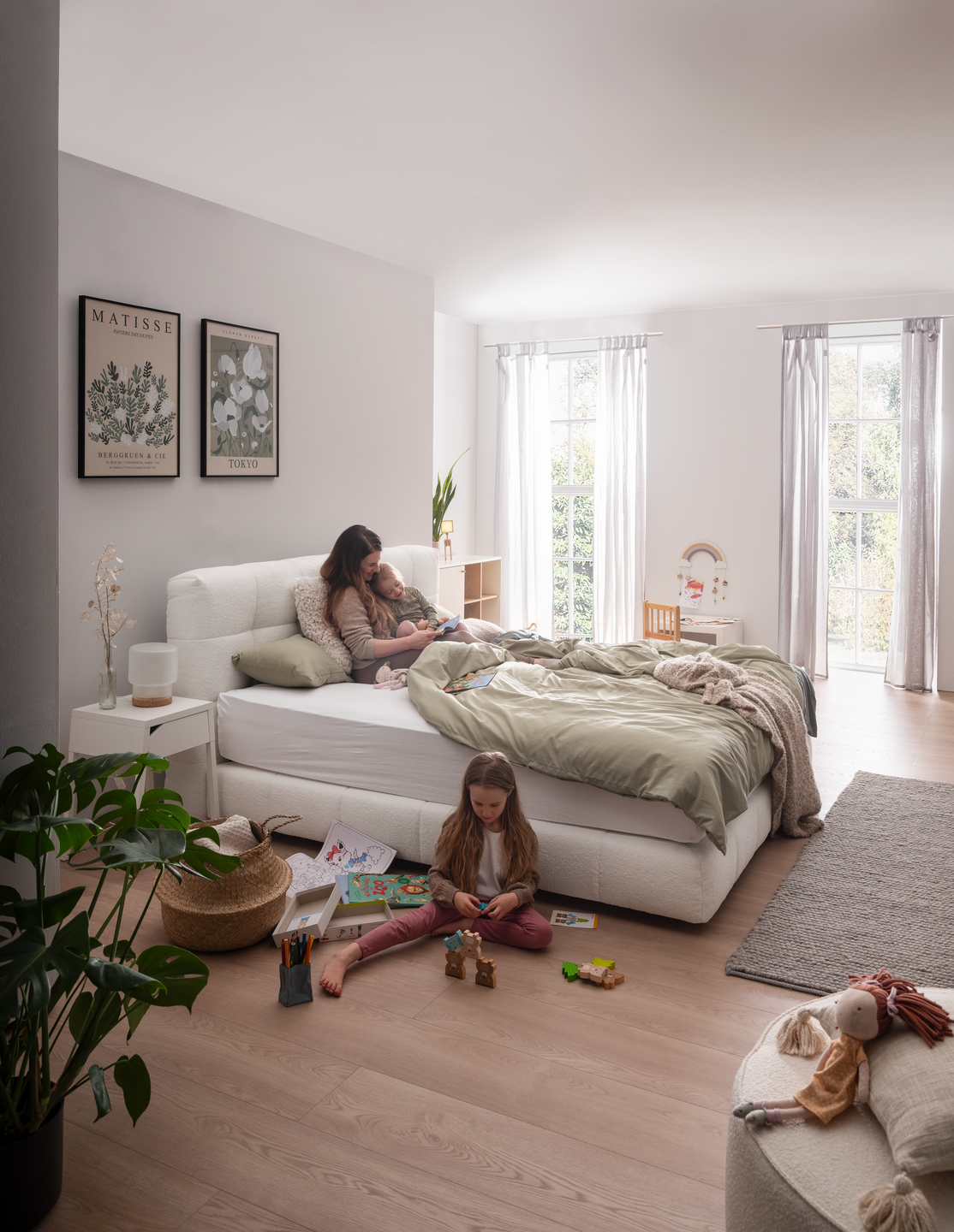 3xl-Suavis_FB_SI11_SI50_TBG0_HF_01_Model Boxspringbett SUAVIS von ADA Möbel in weißem Boucle Stoff