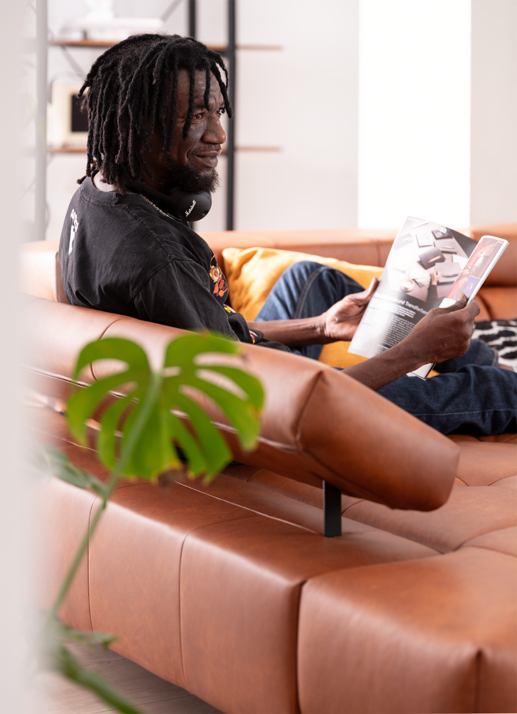 4xl-Raimo_EVI157_D14 Sofa RAIMO in rot braunem Leder von ADA Möbel mit Nackenverstellung und Vorziehbank