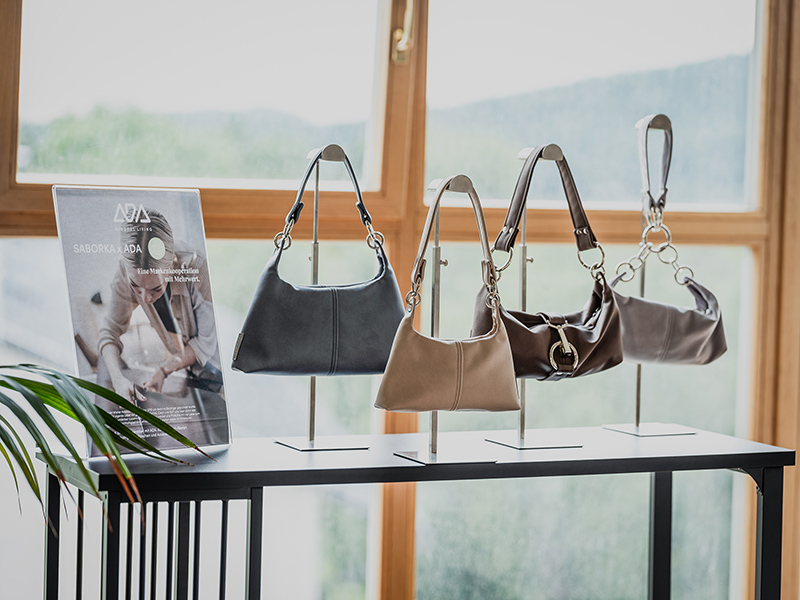 Pressenachmittag_Partnertage 2024_1_800x600px nachhaltige ADA Handtaschen Kooperation mit Sabrina von SABORKA