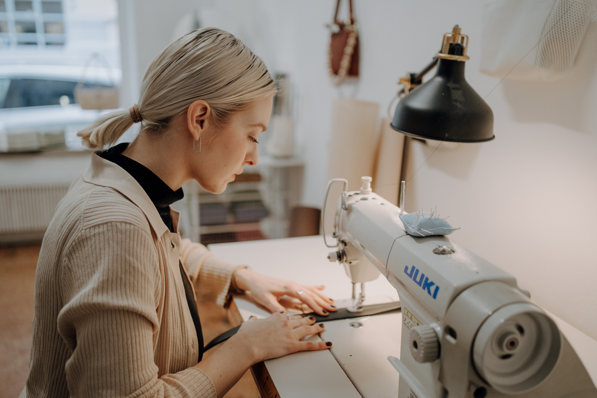 Sofa NOVARA mit Stauraum-Fach