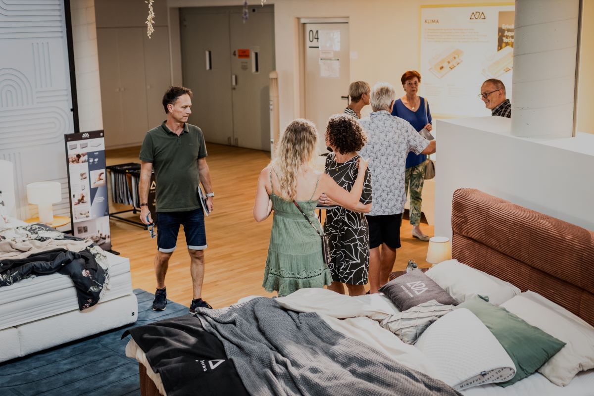 Sofa NOVARA mit Stauraum-Fach