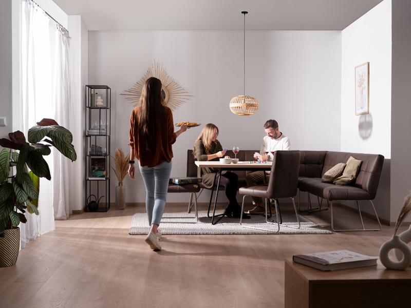 ANI_800x600px Essgruppe ANI mit ADAption Funktion von ADA Möbel